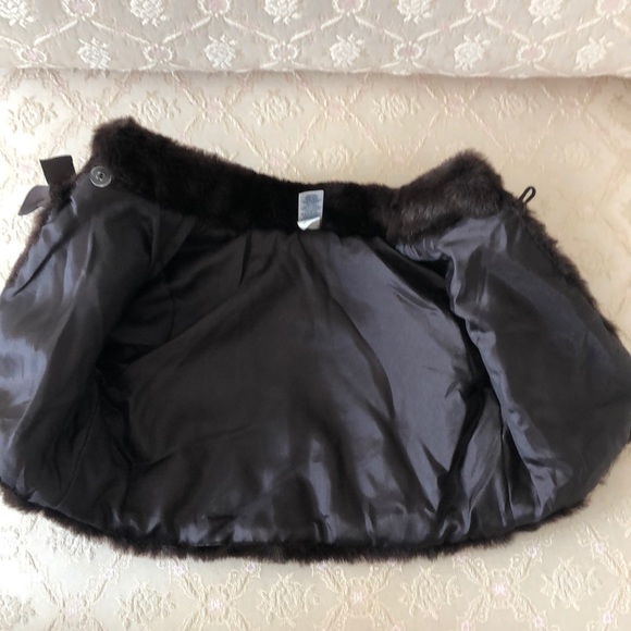 Baby Gap Faux fur Cape with matching Hat - Picture 3 of 10